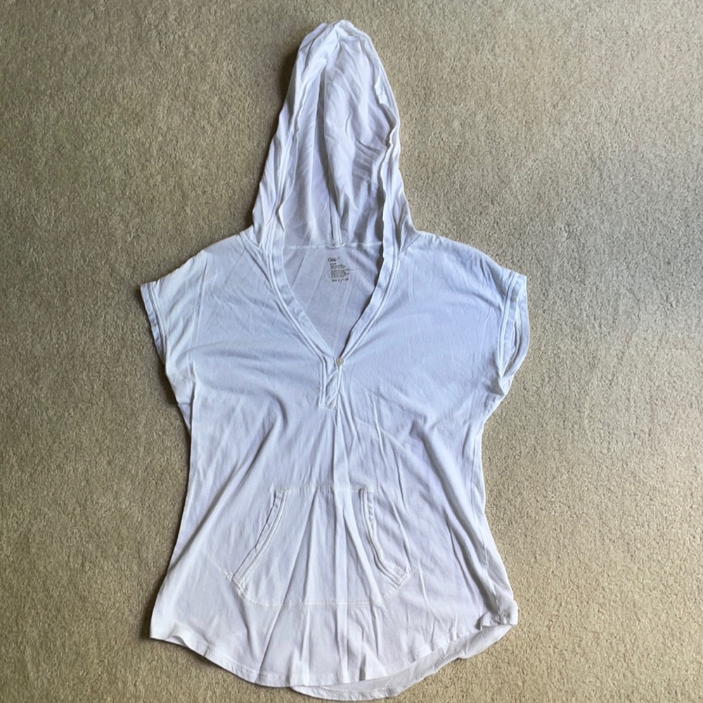 GAP cap sleeve hooded t shirt with pouch